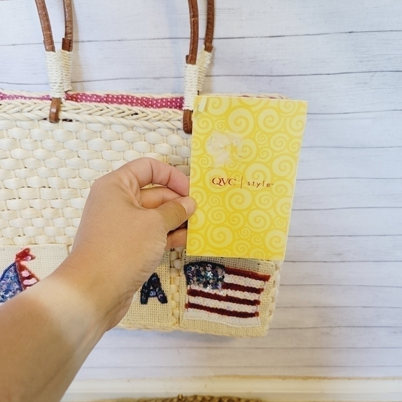 QVC USA FOURTH OF JULY CORN HUSK PURSE - Picture 3 of 12